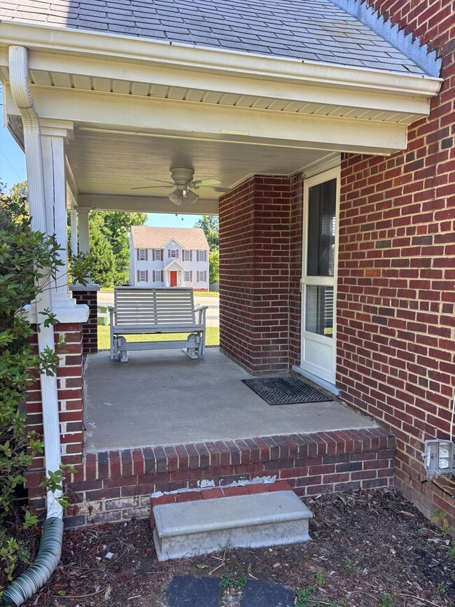 Photo - 4035 Walmsley Blvd