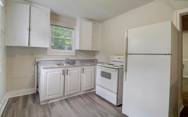 Photo - 2711 School House Rd Unidad A