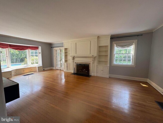 Photo - 490 Bancroft Rd