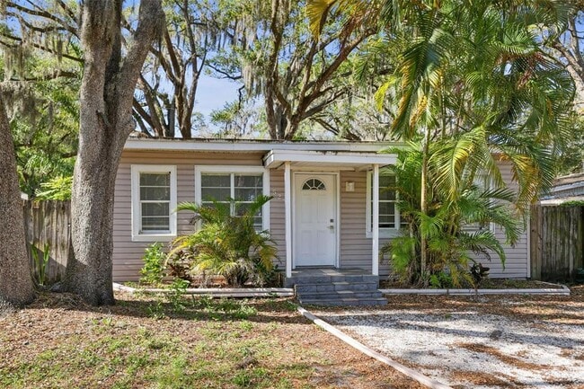 Photo - 524 6th Ave NE