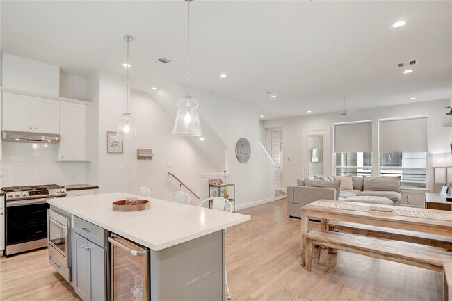 Photo - 2781 Clinton Dr