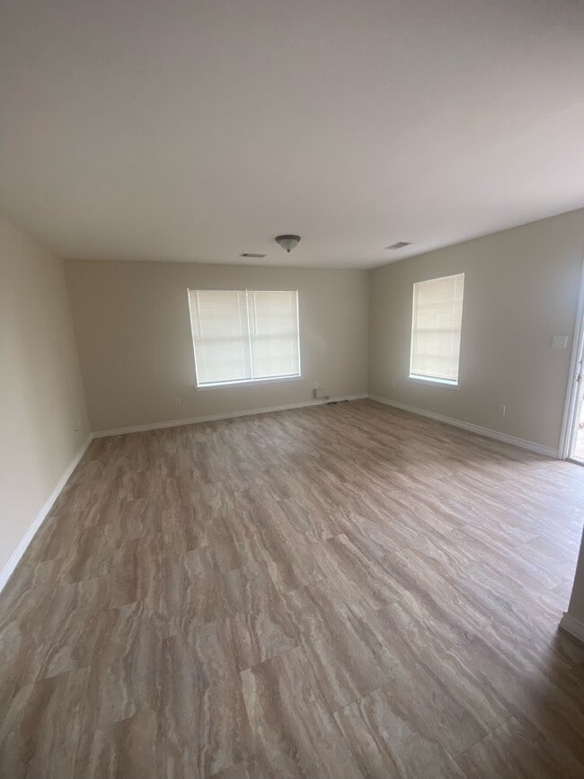 Photo - 503 Murdock St