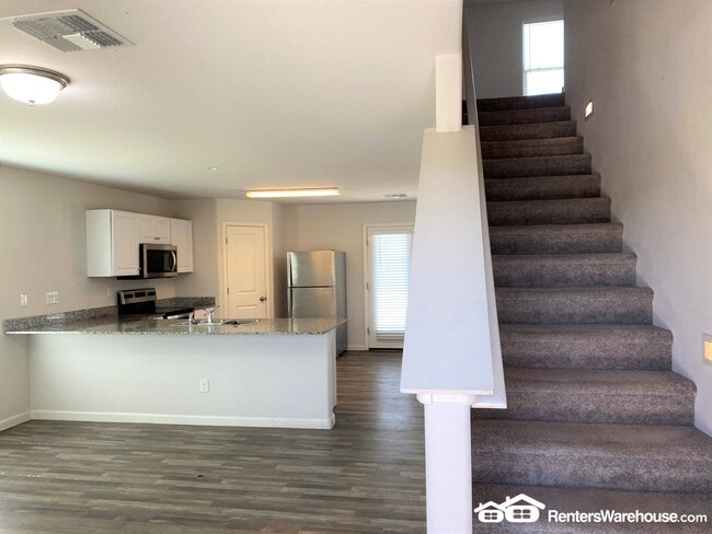 Photo - 335 Watson Pl