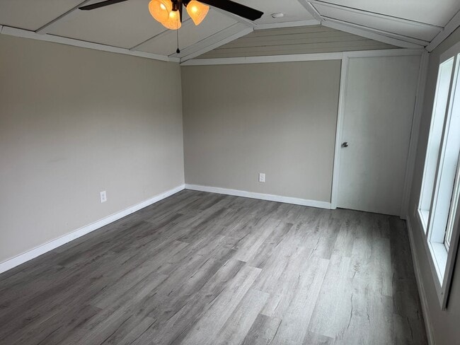 Photo - 108 Bank St Unit Lot #7