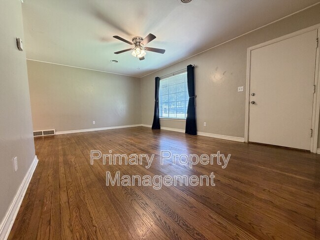 Photo - 1722 Mattern Dr