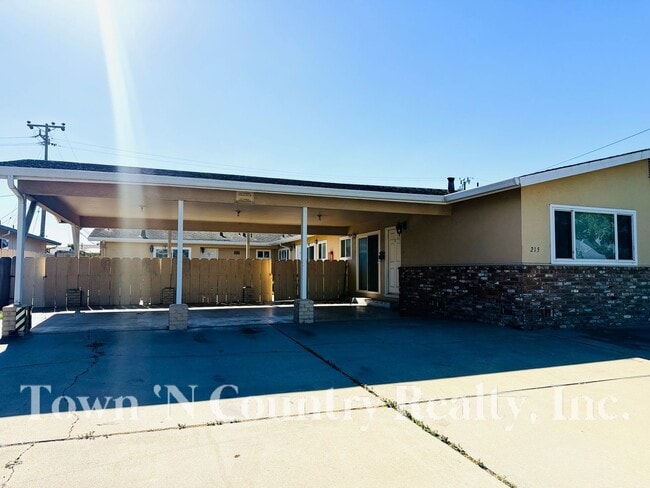 Building Photo - 215 W Alvin Dr Unit 002