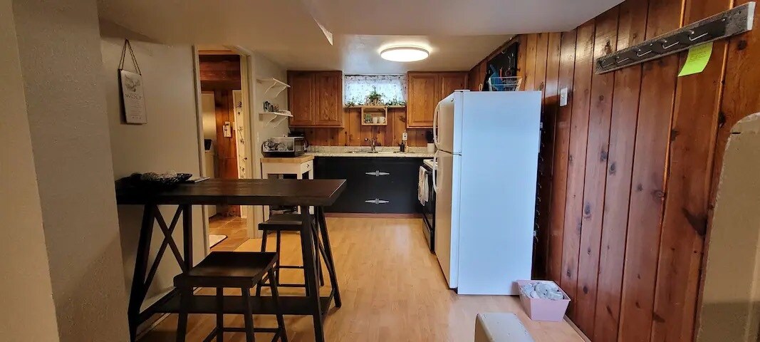 Photo - 531 Hollins Ave