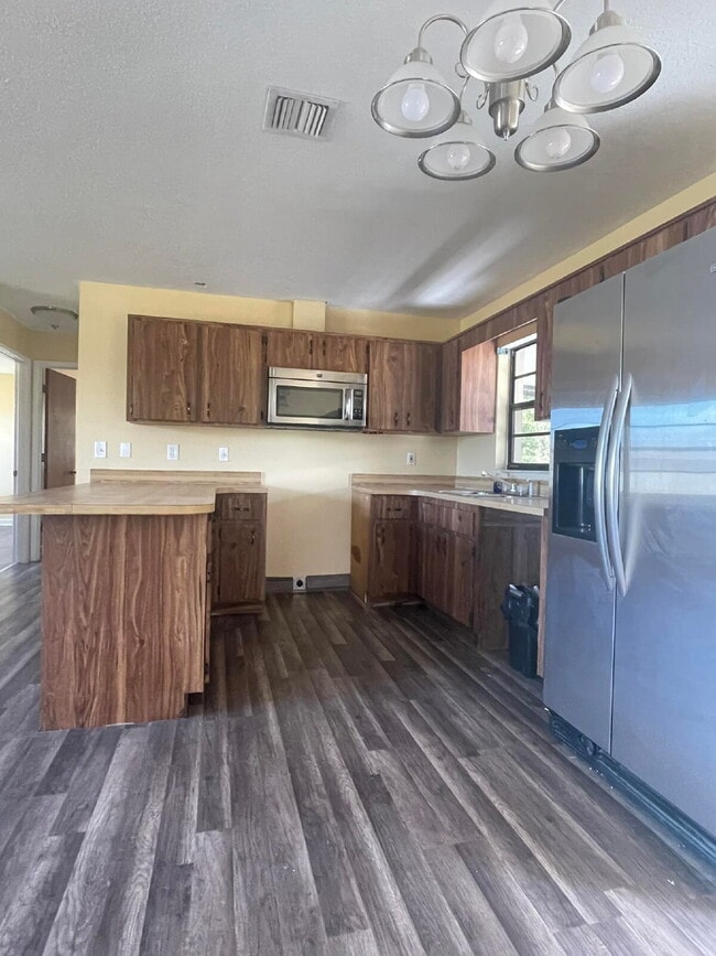 Photo - 2-Bedroom and 2-Bathroom house