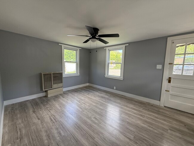 Photo - 1402 Waterbury Rd Casa