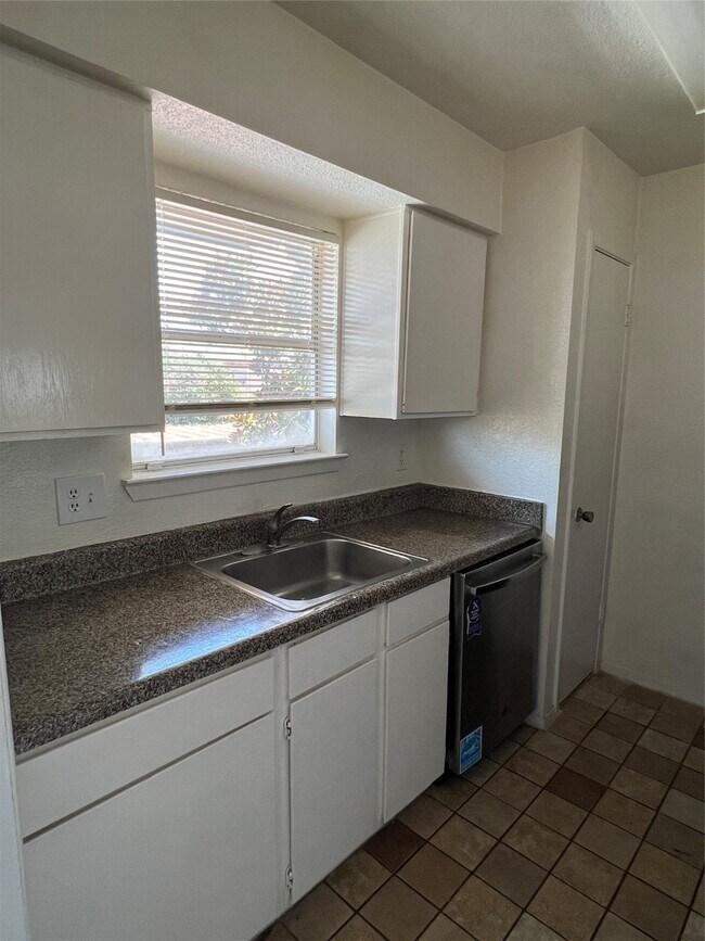 Photo - 3303 W Greenridge Dr Unit 36