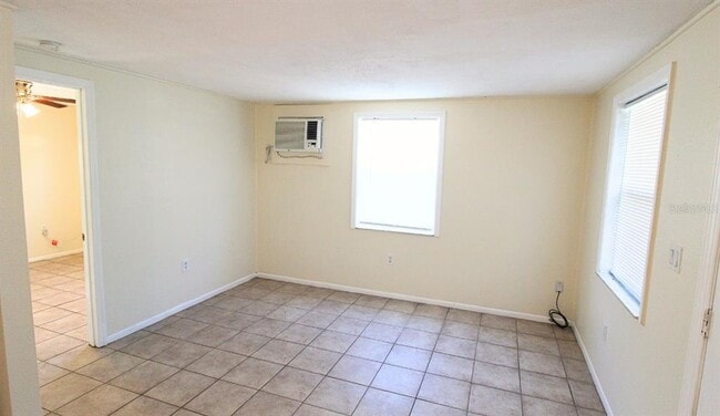 Photo - 255 Pineapple St