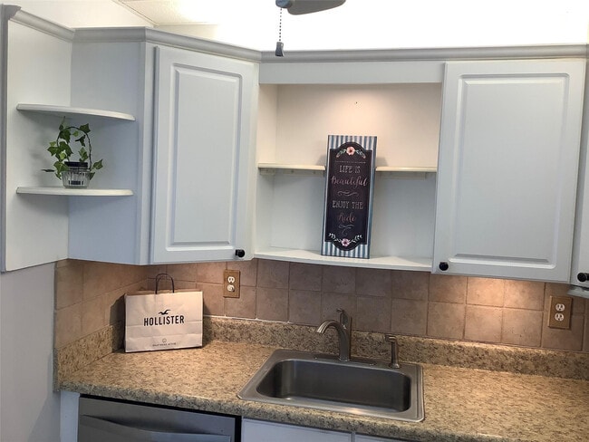 Photo - 70 Normandy B