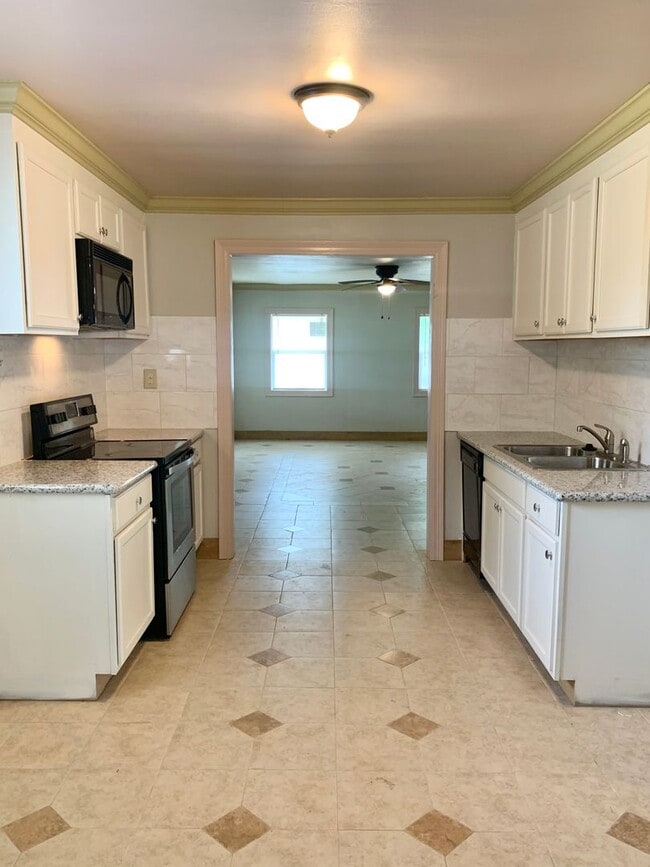 Photo - 3BD/2BA House for Lease in Bristol Place Subdivision in Baton Rouge