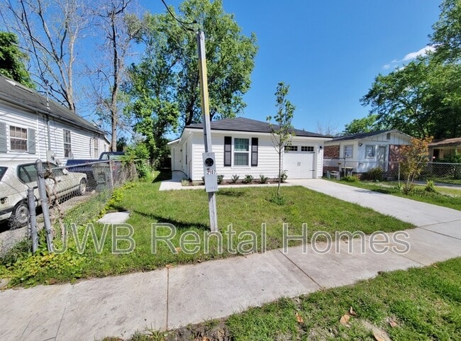 Building Photo - 2107 Baldwin St Rental