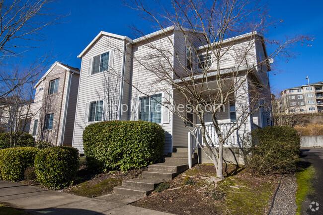 Building Photo - Cozy Three Bedroom Happy Valley Townhome!