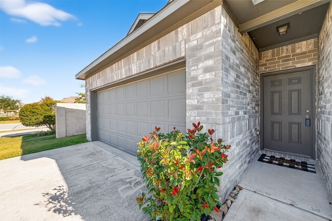 Photo - 2422 Agassiz Dr