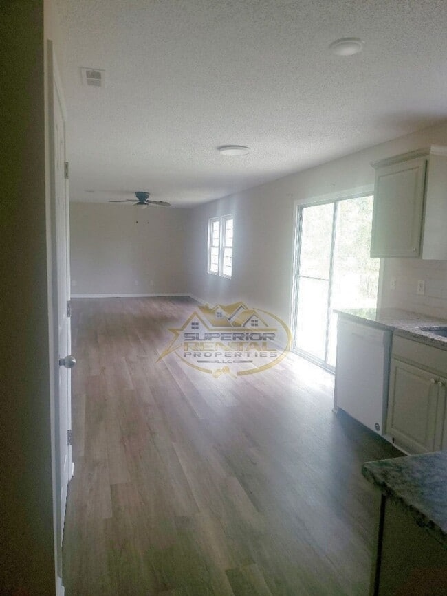 Photo - 301 Sagamare Rd