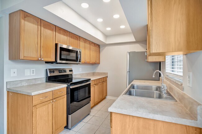 Photo - 3225 Oak Lawn Pl