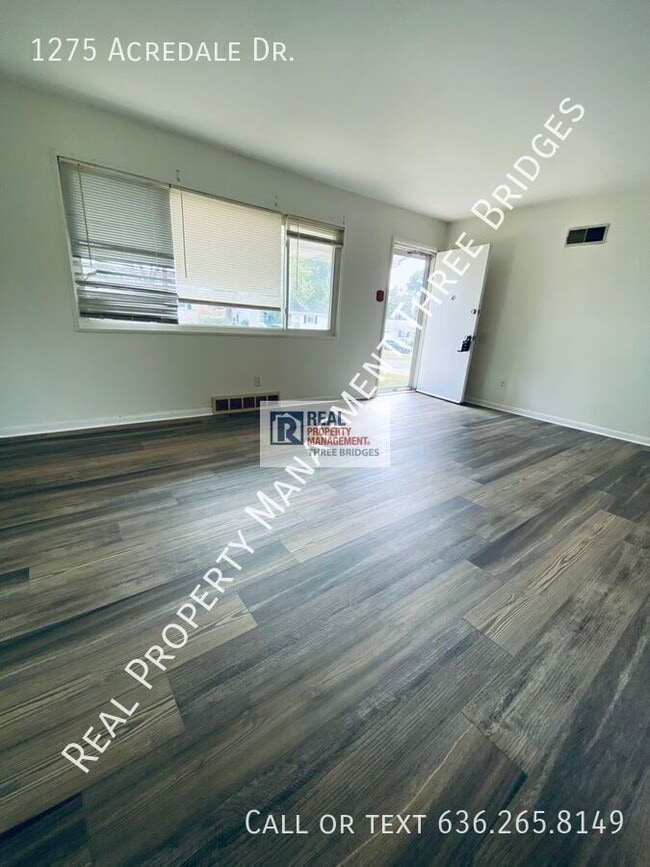 Photo - 1275 Acredale Dr