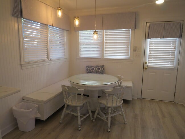 Photo - 618 E Sabiston Dr