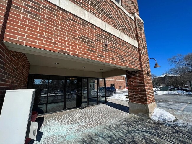 Photo - 241 S Main St