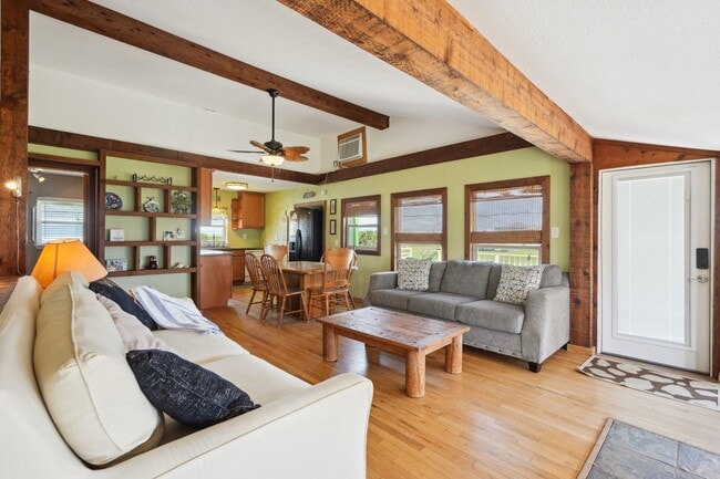 Building Photo - 4211 San Jacinto Dr Rental