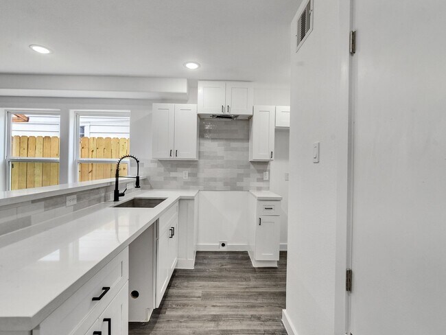 Photo - ? Spacious & Stylish 3-Bed Home – Garage I...