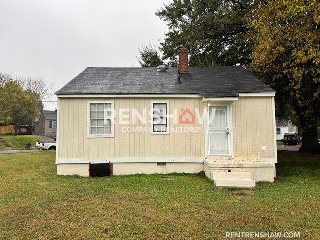 Building Photo - 2152 S Hubert Cir