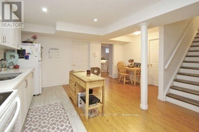 Photo - 30 Thatcher Crescent