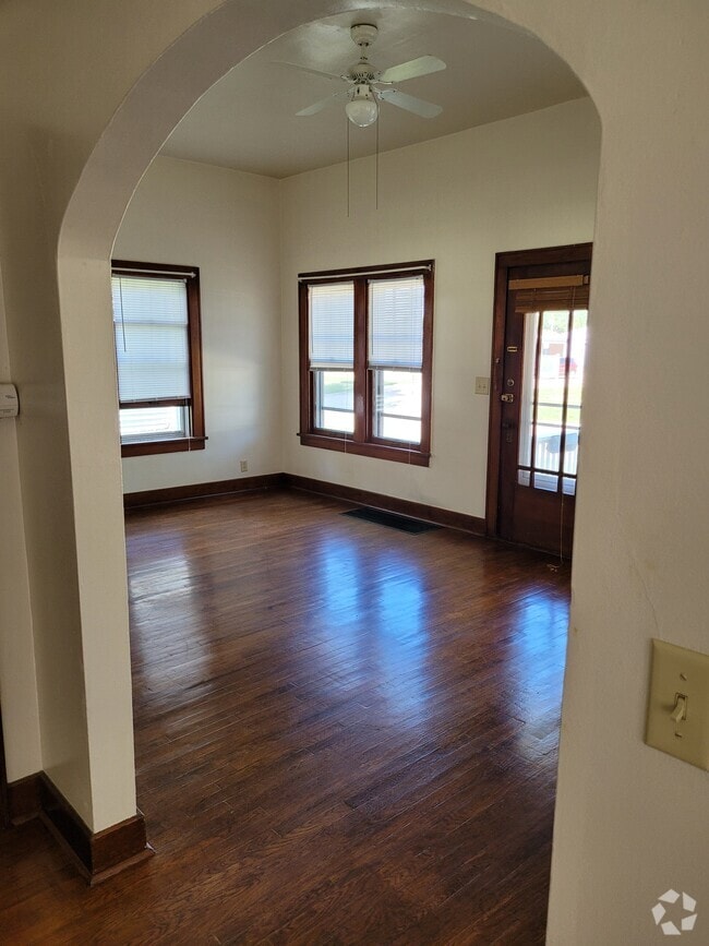 Building Photo - 411 S 4th St Unit 1 Rental