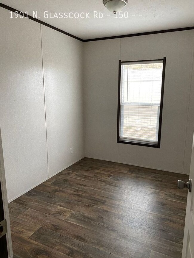 Photo - 1901 N Glasscock Rd