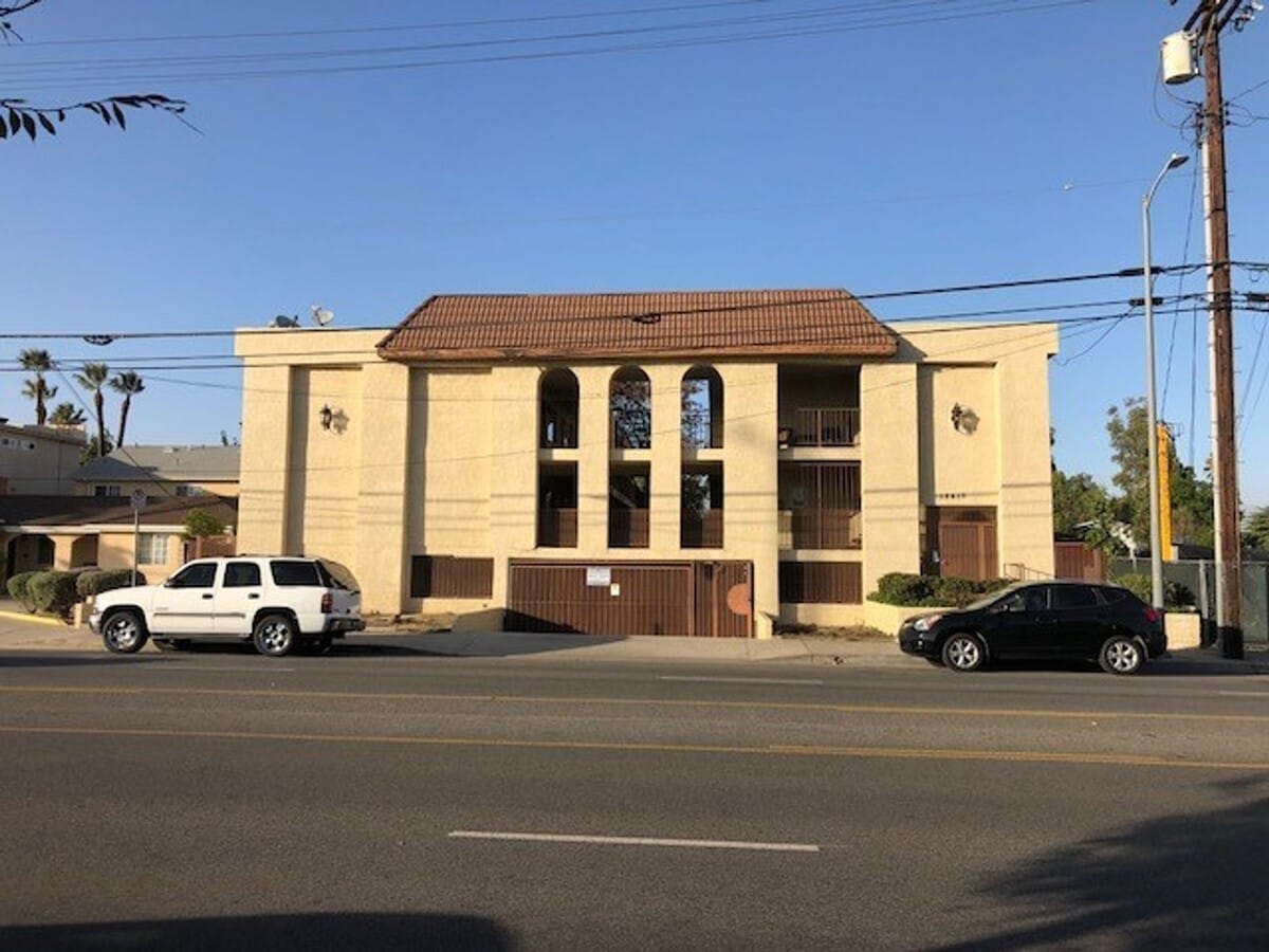 Photo - 12617 Oxnard St