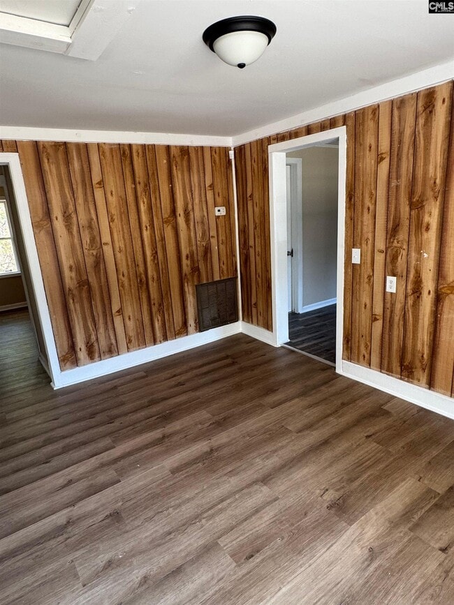 Photo - 477 Bushberry Rd