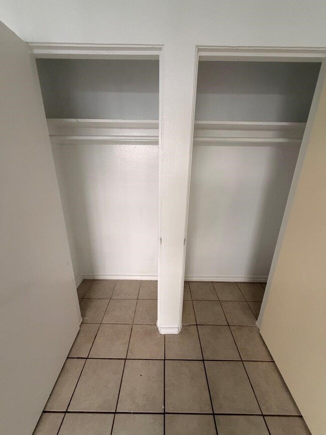 Building Photo - 820 W Alabama St Unit 6