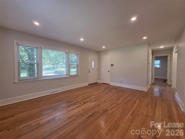 Photo - 4426 Holbrook Dr