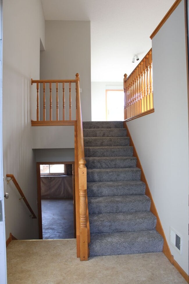 Photo - 403 Meadow Ln