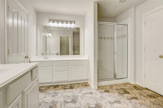 Photo - 7630 N Linpar Ct