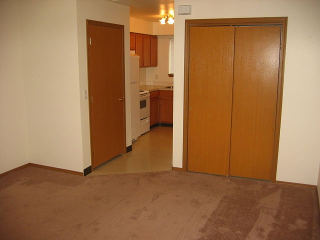 Photo - 2 2nd St