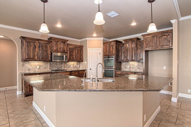 Photo - 5811 Oak Creek Drive