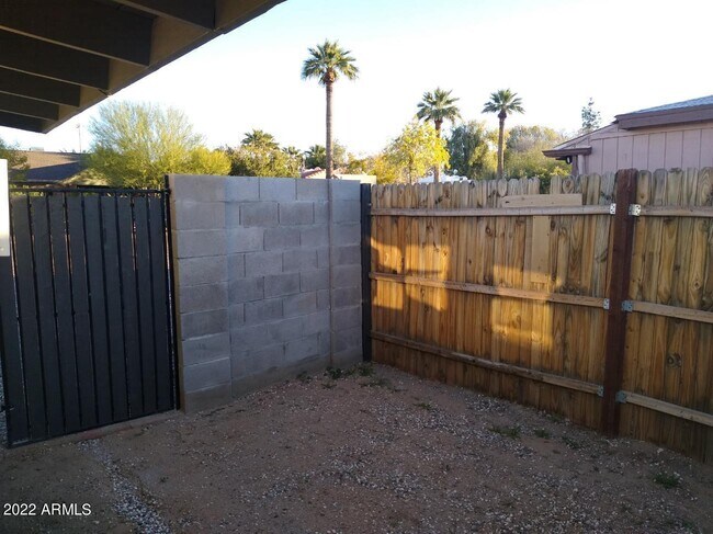 Photo - 1629 E Pinchot Ave