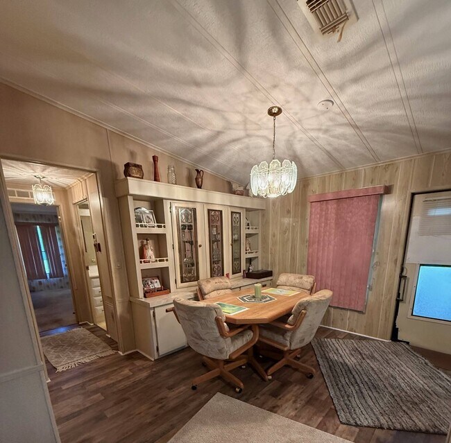 Photo - 128 Needle Palm Ln