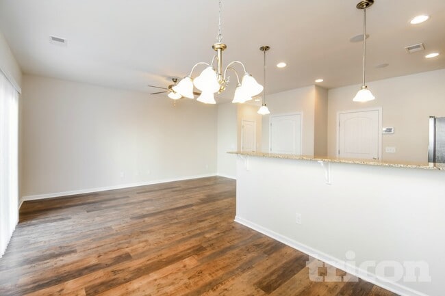 Photo - 926 Dawsons Park Wy