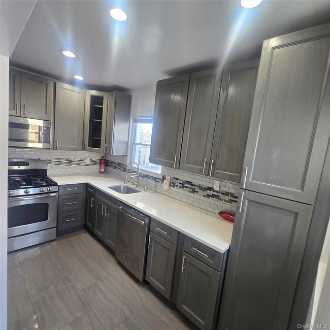 Building Photo - 182-19 147th Ave Unit 1Fl