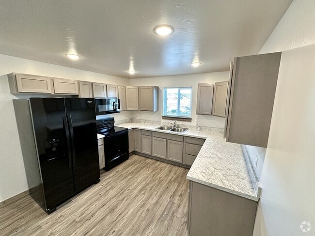 Building Photo - 3185 Queen Anns St Rental