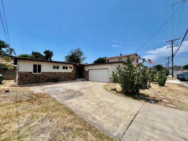 Building Photo - Beautiful 3B 2BA Home in Paradise Hills
