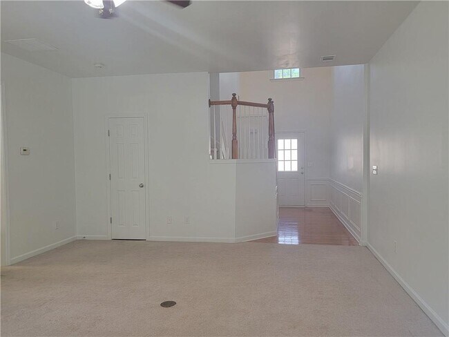 Photo - 2448 Fairlie Dr