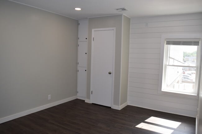 Photo - 113 N Cedar Ave Unit Apt 3