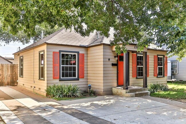 Photo - 2306 20th St