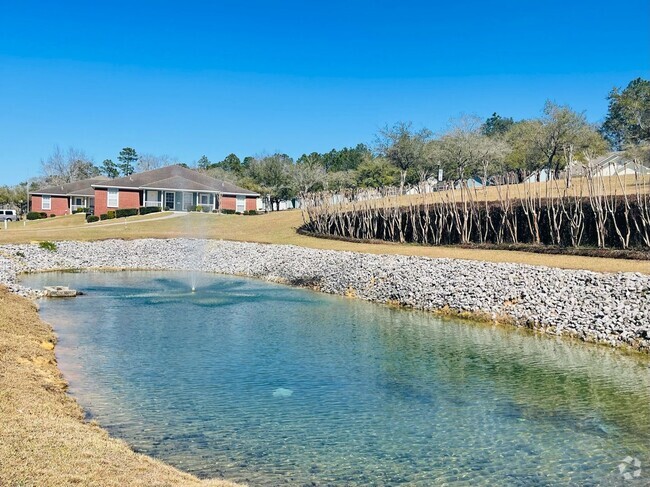 Building Photo - Hilltop Patio Home with a view! Unit B