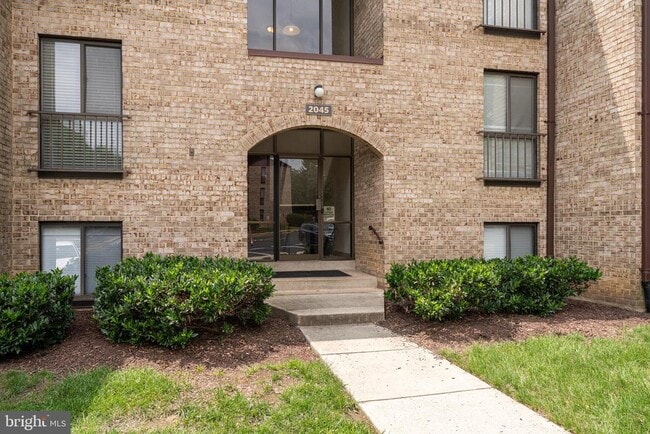 Building Photo - 2045 Royal Fern Ct Unit 41/11C